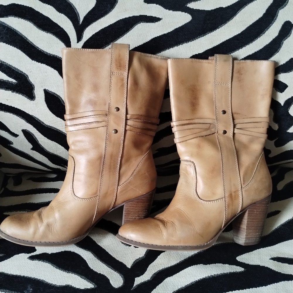 Seychelles 2" chunky heel boot